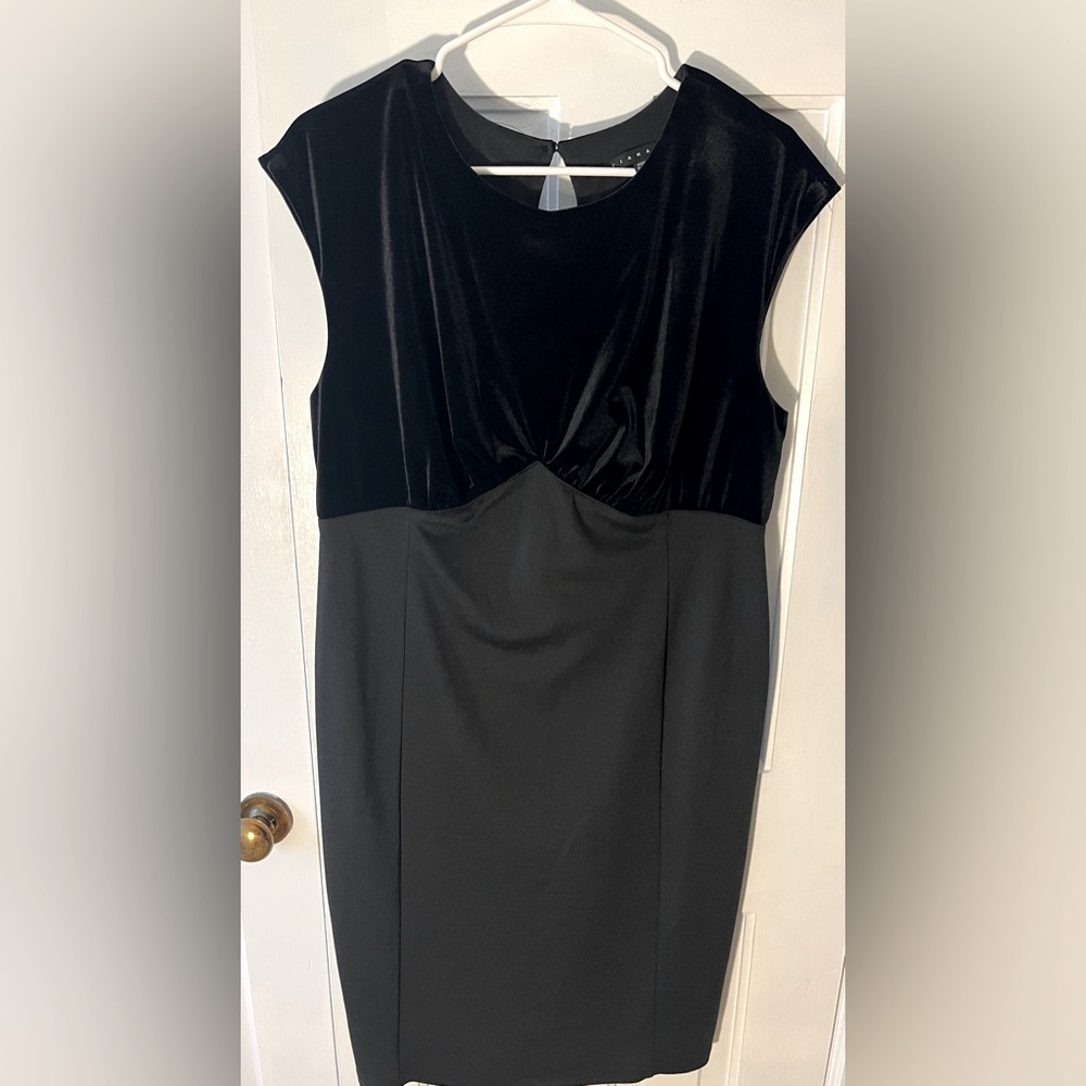 TIANA B Elegant Black Dress knee-length Cocktail/Formal dress. Size 14